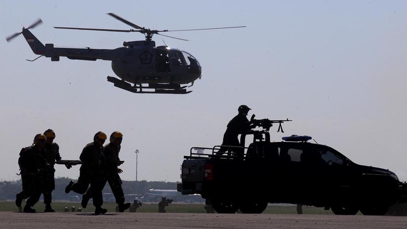 Aksi Pasukan Elite TNI AL Meriahkan HUT ke-63 Penerbangan TNI AL - Bagian 2