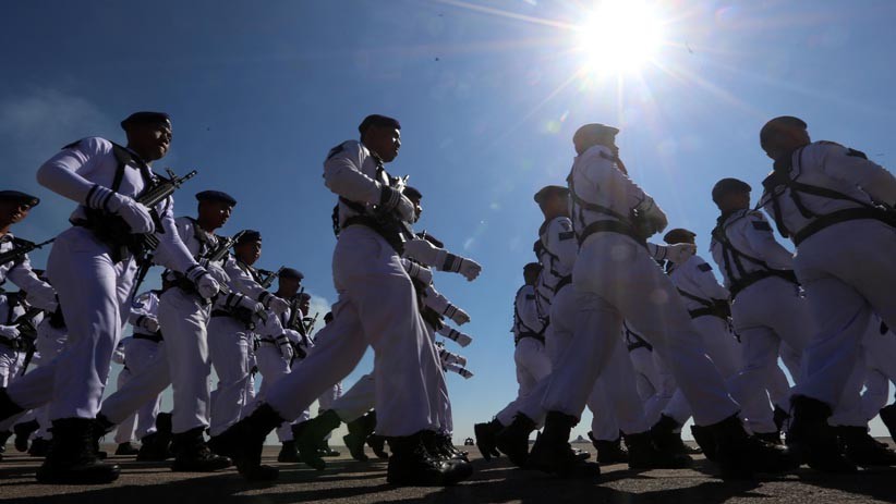 Aksi Pasukan Elite TNI AL Meriahkan HUT ke-63 Penerbangan TNI AL - Bagian 8