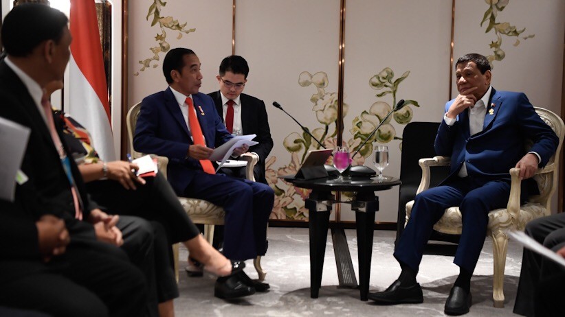 Momen Pertemuan Presiden Jokowi dan Presiden Duterte di Bangkok - Bagian 2