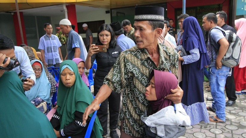 Suasana Haru Keluarga Korban Kebakaran Pabrik Korek Api di RS Bhayangkara