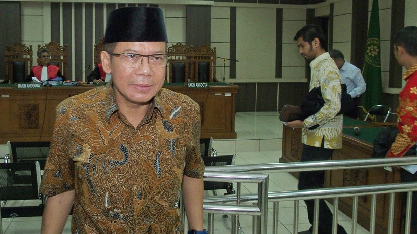 Kasus Dugaan Suap, Taufik Kurniawan Dituntut 8 Tahun Penjara - Bagian 2