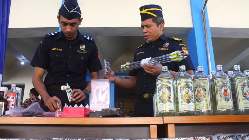 Bea Cukai Musnahkan Barang Ilegal Hasil Sitaan Senilai Rp1,2 Miliar - Bagian 3