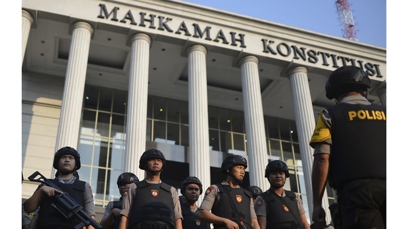 Puluhan Ribu Personel TNI-Polri Amankan Sidang Putusan Sengketa Pilpres - Bagian 2