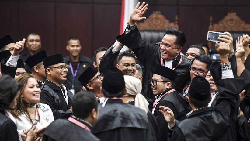 Momen MK Menolak Seluruh Permohonan Tim Kuasa Hukum Prabowo-Sandi - Bagian 2