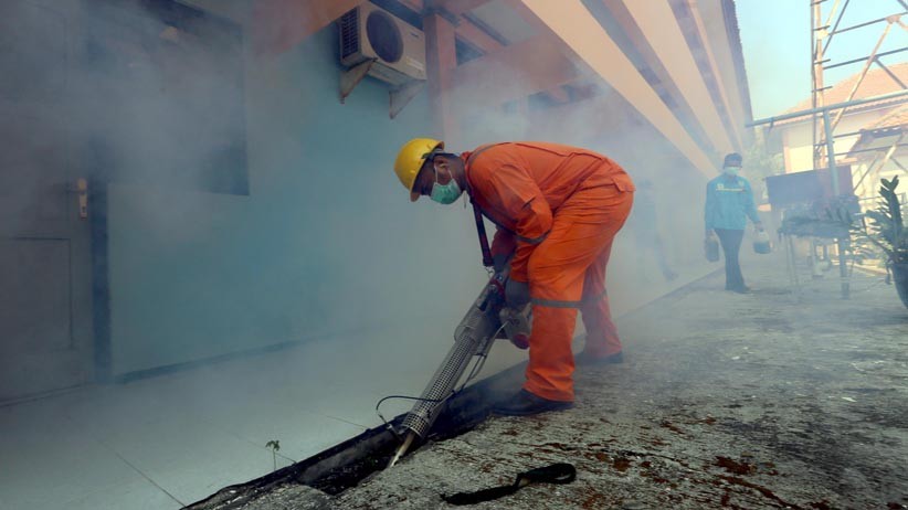Cegah Penyakit, Asrama Haji Sukolilo Surabaya Difogging