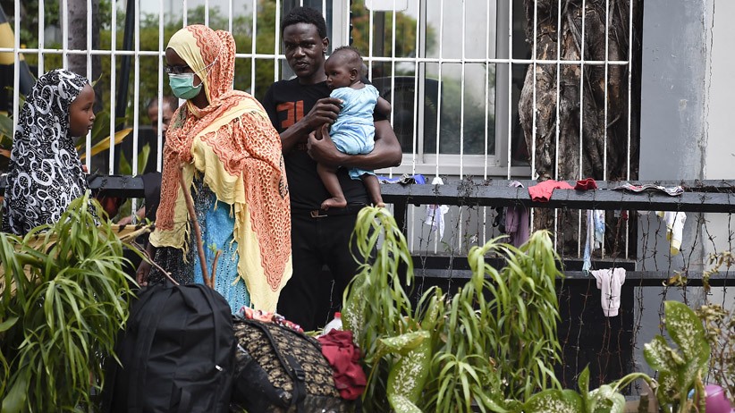 Para Pencari Suaka Tidur di Trotoar Jalan Kebon Sirih - Bagian 3