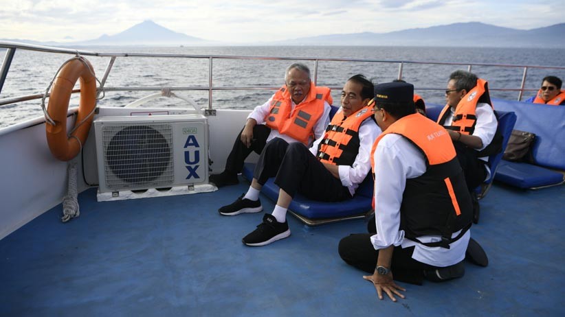 Kunjungi Bunaken, Presiden Jokowi Rapat di Atas Kapal - Bagian 3