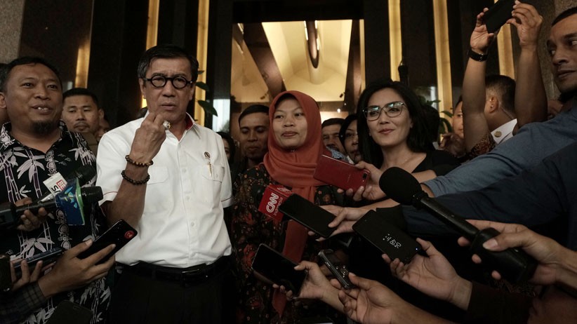 Bahas Amnesti, Baiq Nuril Bertemu Menkumham - Bagian 1