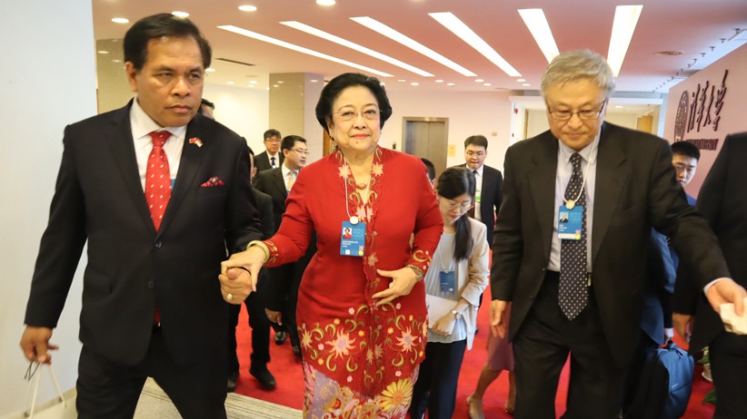 Megawati Jadi Pembicara Utama pada Forum Perdamaian Dunia di Beijing - Bagian 2