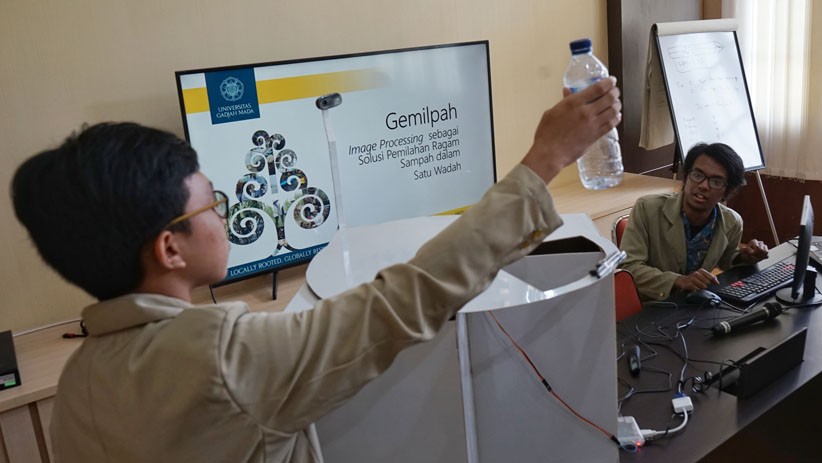 Mahasiswa UGM Kembangkan Mesin Pemilah Sampah Otomatis