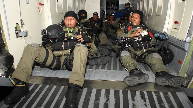 Aksi Prajurit Yontaifib 2 Marinir Terjun Tempur Latihan Armada Jaya XXXVII - Bagian 3