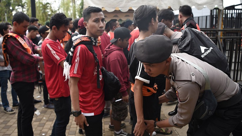 Jelang Laga Persija Vs Persib, Stadion GBK Dijaga Ketat - Bagian 3