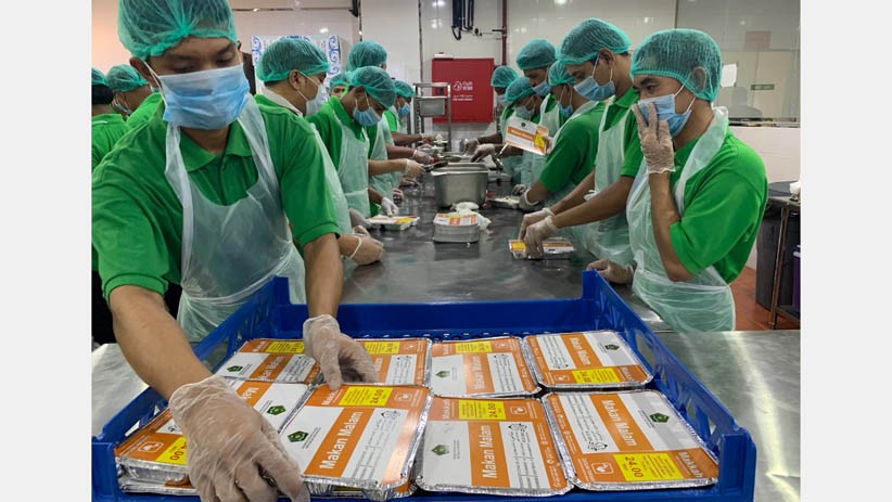 Melihat Koki Profesional Masak Makanan Khas Indonesia untuk Jamaah Haji - Bagian 2