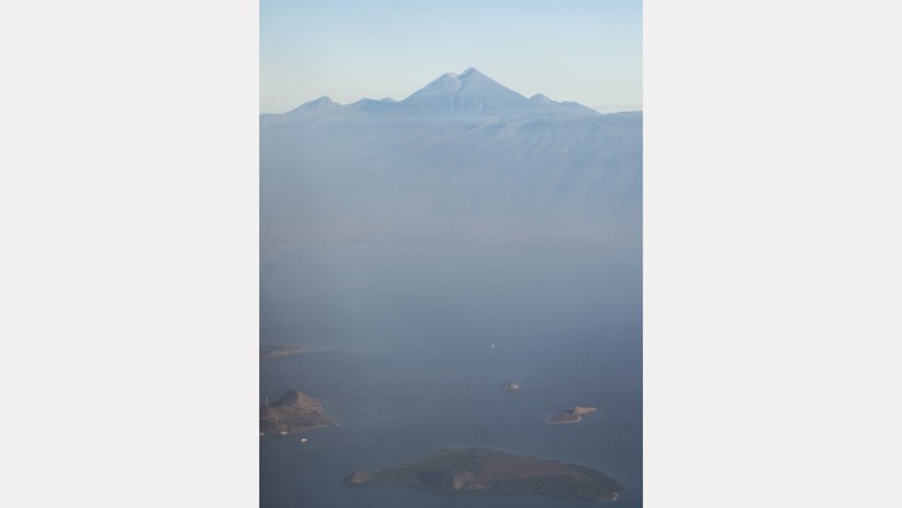 Melihat Keindahan Gunung Rinjani dari Dalam Pesawat - Bagian 2