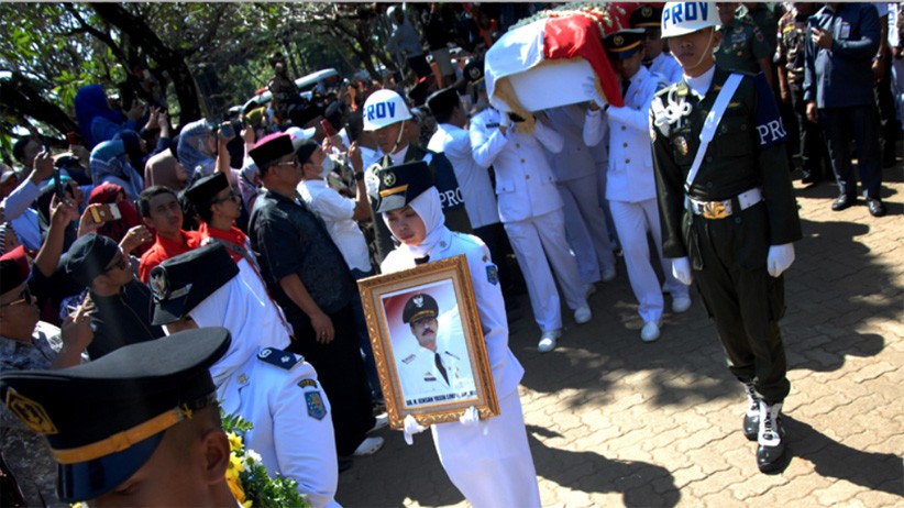 Suasana Pemakaman Mantan Bupati Gowa Ichsan Yasin Limpo - Bagian 1
