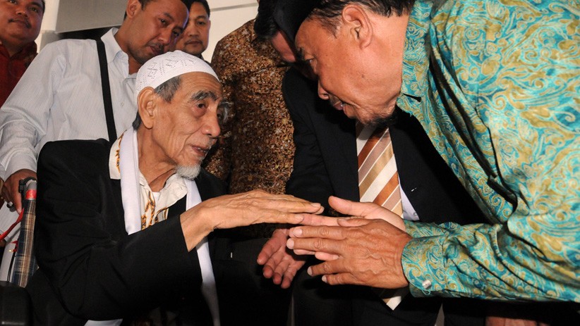 Foto-Foto KH Maimoen Zubair Semasa Hidup - Bagian 3