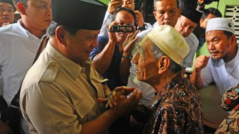 Foto-Foto KH Maimoen Zubair Semasa Hidup - Bagian 5