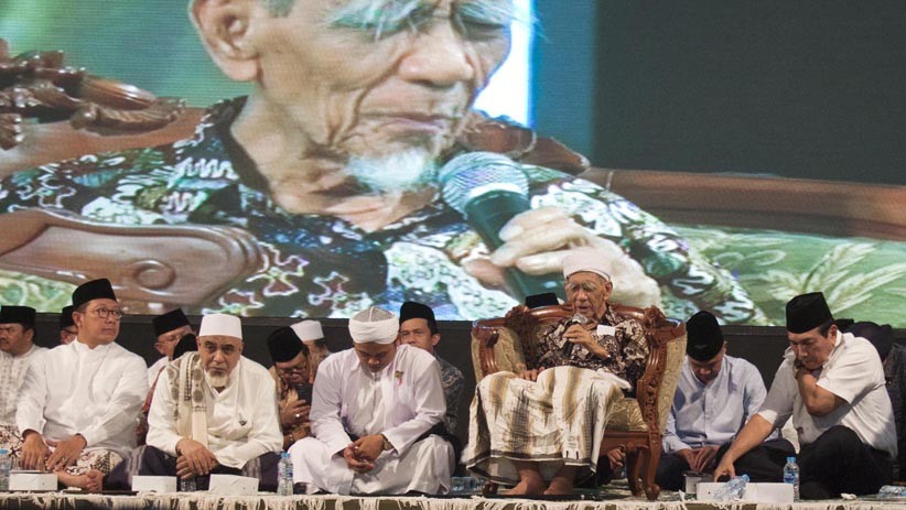 Foto-Foto KH Maimoen Zubair Semasa Hidup - Bagian 4