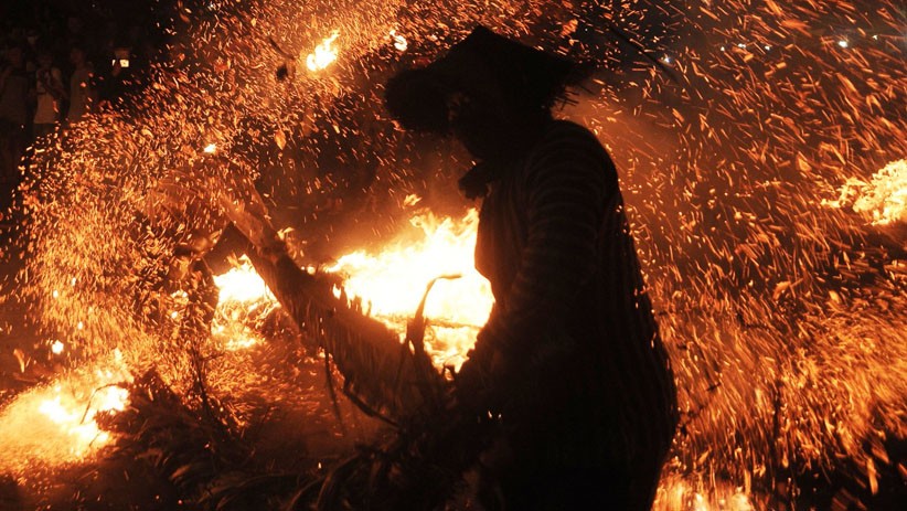 Tradisi Perang Obor di Desa Tegal Sambi Jepara - Bagian 2