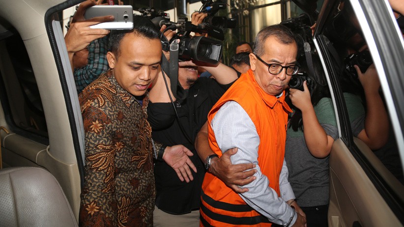 KPK Tahan Mantan Dirut Garuda Indonesia Emirsyah Satar - Bagian 2