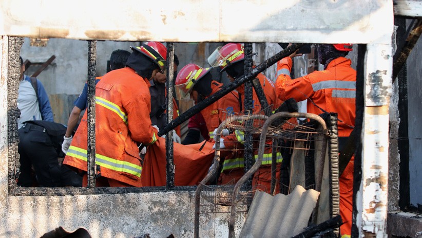 Kebakaran Tewaskan Satu Penghuni Rumah di Surabaya