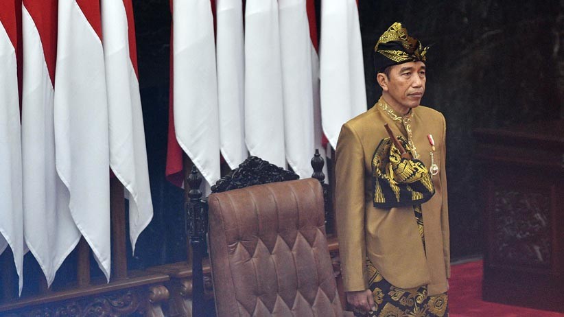 Presiden Jokowi Pakai Baju Adat Suku Sasak NTB saat Sidang Bersama DPD-DPR - Bagian 1