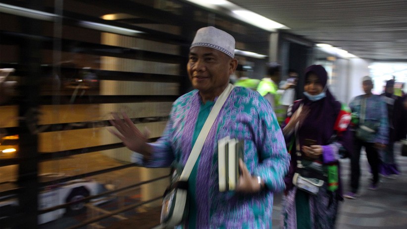 410 Jemaah Haji Kloter Pertama Tiba di Indonesia - Bagian 1