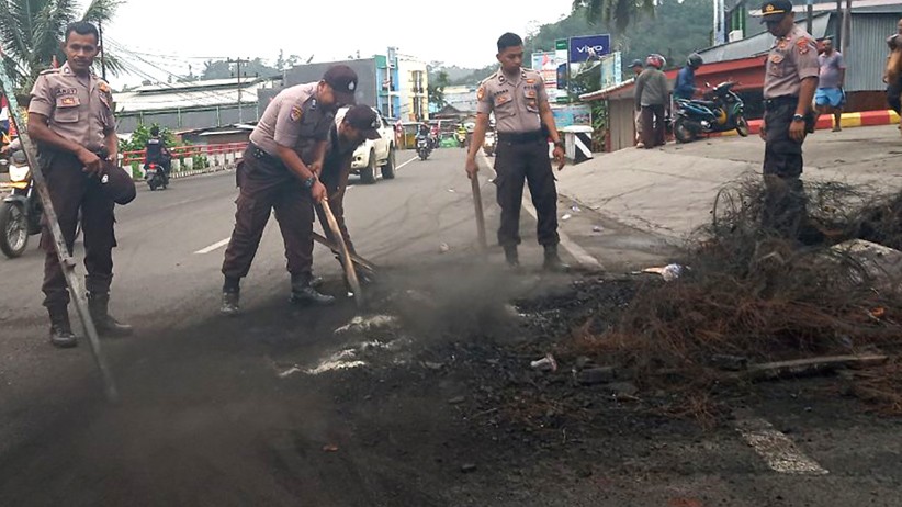 Kondisi Manokwari Sudah Kondusif, Warga Kembali Beraktivitas - Bagian 2