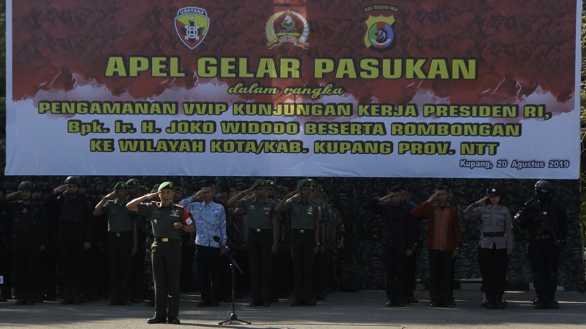 1.442 Personel TNI-Polri Amankan Kedatangan Presiden Jokowi di NTT - Bagian 2