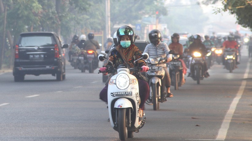 Kebakaran Hutan dan Lahan, Kota Banjarmasin Diselimuti Kabut Asap - Bagian 2