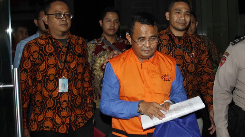 Tersangka Kasus Suap, Bupati Bengkayang Ditahan KPK - Bagian 2