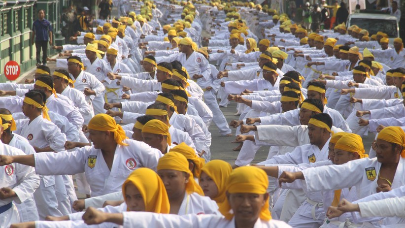 Tampilkan Gerakan Kata, 5.500 Karateka Kalsel Pecahkan Rekor MURI - Bagian 1