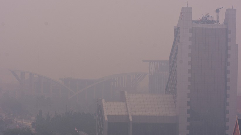 Penampakan Kota Pekanbaru Tertutup Kabut Asap, Kualitas Udara Tidak Sehat - Bagian 2