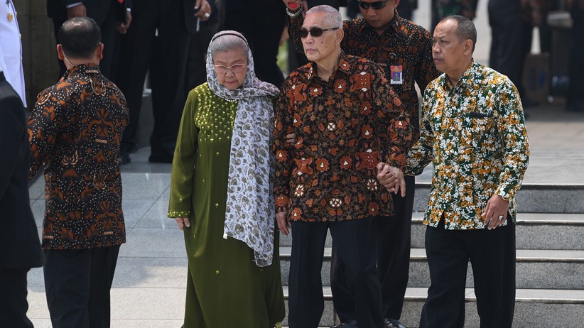 Tokoh-Tokoh Hadiri Prosesi Pemakaman BJ Habibie di TMP Kalibata - Bagian 3