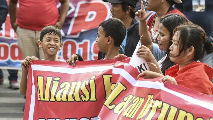 Potret Anak-Anak Ikut Aksi Unjuk Rasa Dukung Revisi UU KPK - Bagian 2