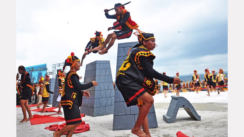 Atraksi Lompat Batu Meriahkan Sail Nias 2019 - Bagian 1