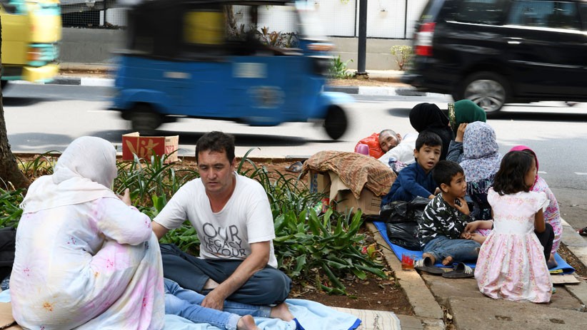 Bantuan Dihentikan, Para Pencari Suaka Kembali ke Trotoar Kebon Sirih - Bagian 2