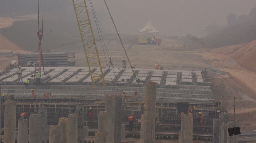 Pembangunan Tol Trans Sumatera Dikebut di Tengah Kabut Asap - Bagian 2