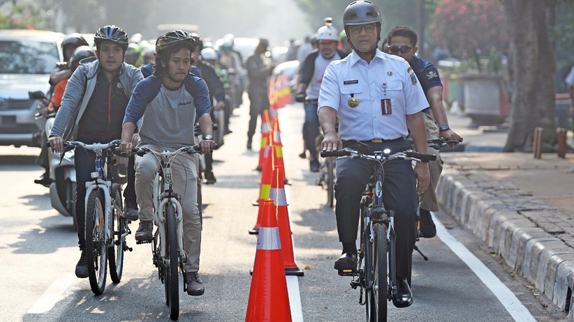 Uji Coba Jalur Sepeda, Gubernur Anies Gowes Keliling Jakarta - Bagian 1