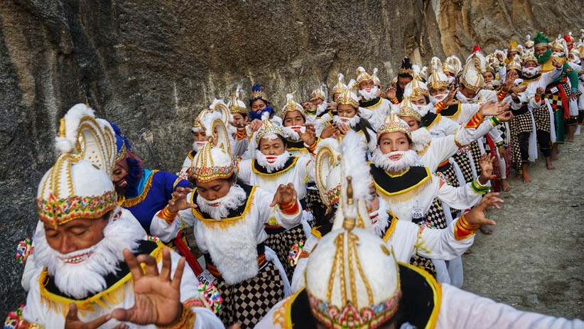257 Seniman Pecahkan Rekor MURI Pemakaian Kostum Wayang Orang Terbanyak - Bagian 2