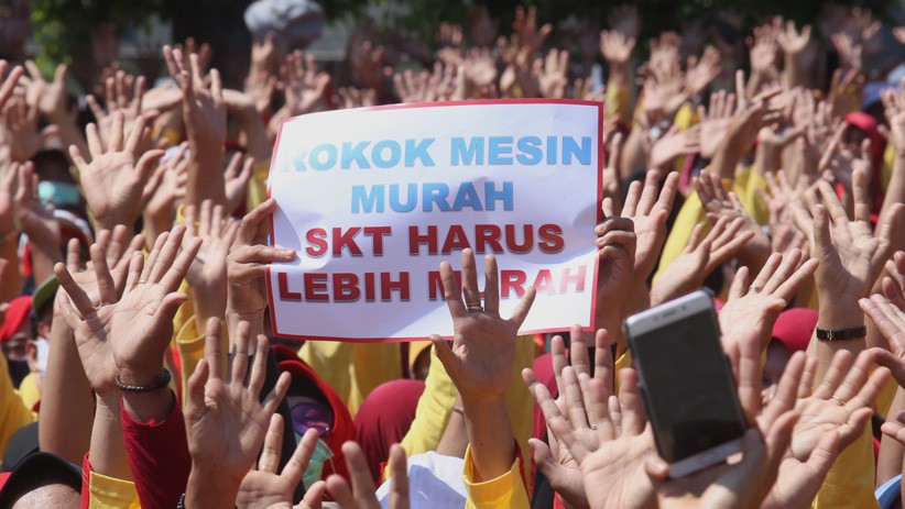 1.000 Ibu-Ibu Pelinting Rokok Minta Pemerintah Lindungi Segmen SKT di Indonesia - Bagian 3