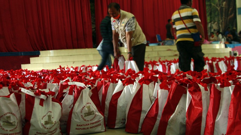 Jokowi Kirim Paket Bantuan untuk Warga Wamena yang Terkena Dampak Kerusuhan - Bagian 2