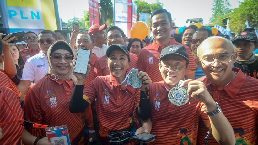 Pelari Gunakan Aplikasi LinkAja saat BNI ITB Ultra Marathon 2019 - Bagian 1