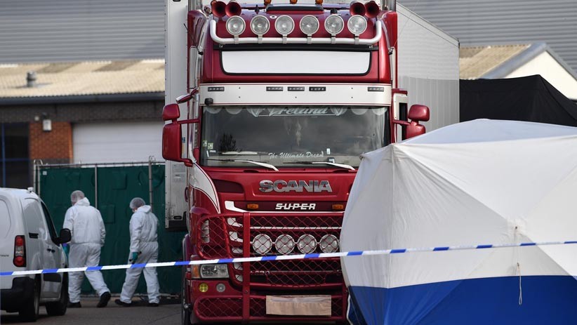 Penampakan Truk Kontainer Bawa 39 Mayat Manusia di Inggris - Bagian 2