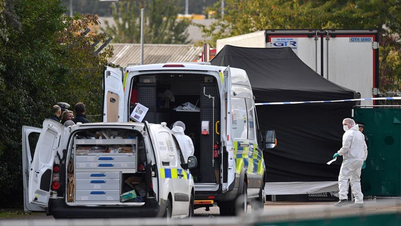 Penampakan Truk Kontainer Bawa 39 Mayat Manusia di Inggris - Bagian 3