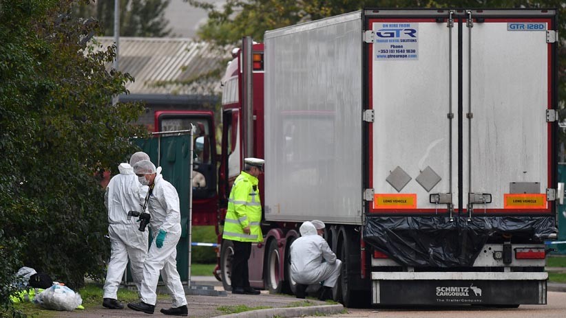 Penampakan Truk Kontainer Bawa 39 Mayat Manusia di Inggris - Bagian 1
