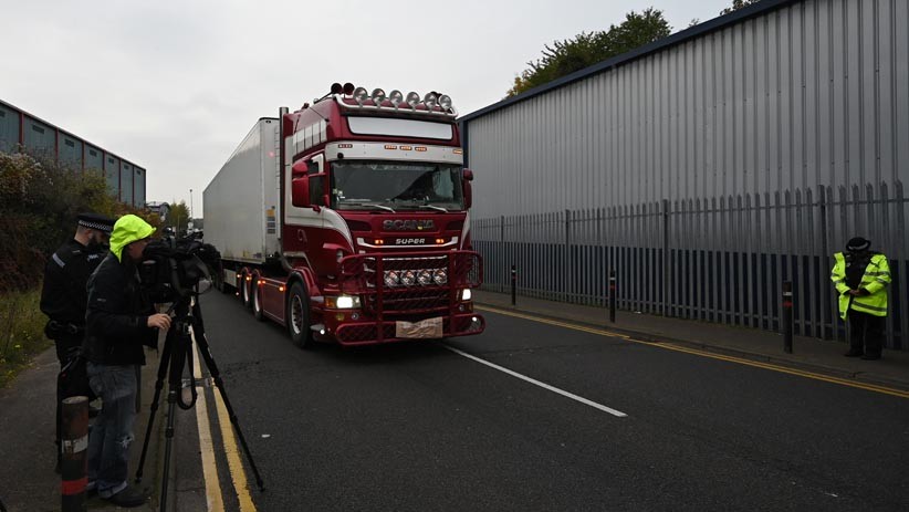 Penampakan Truk Kontainer Bawa 39 Mayat Manusia di Inggris - Bagian 4