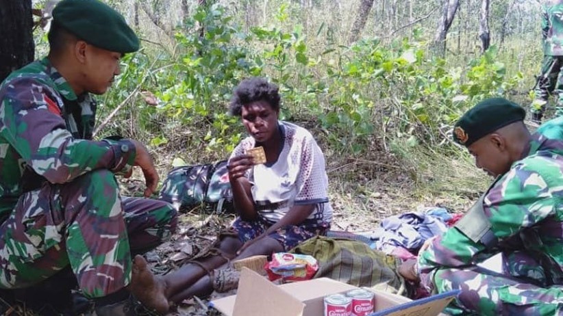 Momen Dramatis Prajurit TNI Bantu Persalinan Warga Papua di Tengah Hutan - Bagian 3