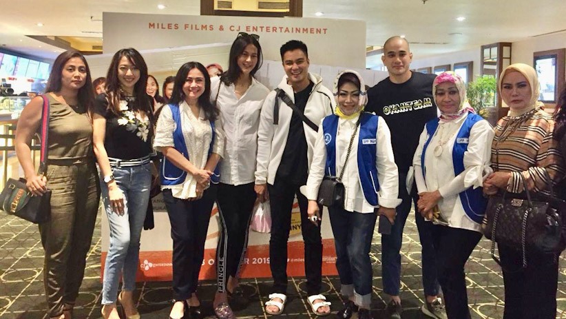 Peringati Sumpah Pemuda, Pengurus IWAPI Nobar Film Bebas - Bagian 1