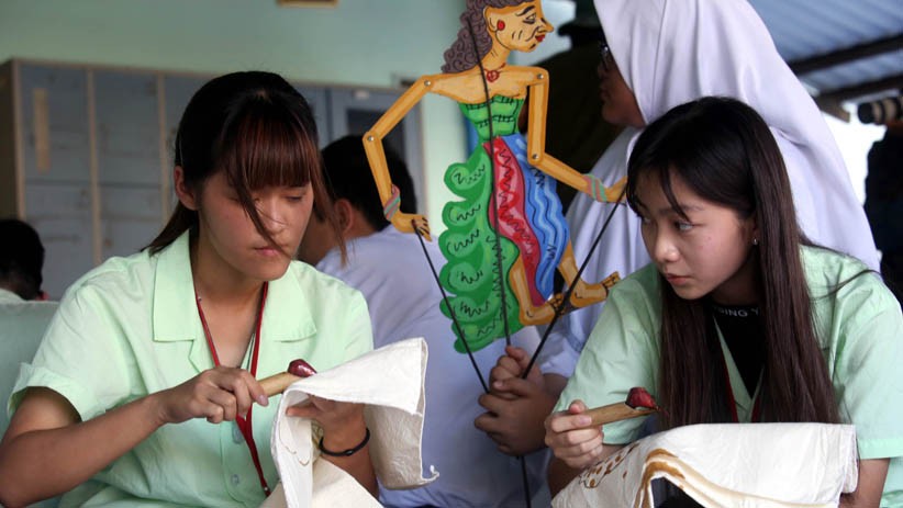 Pelajar Taiwan Belajar Membatik di SMA Muhammadiyah Surabaya - Bagian 3